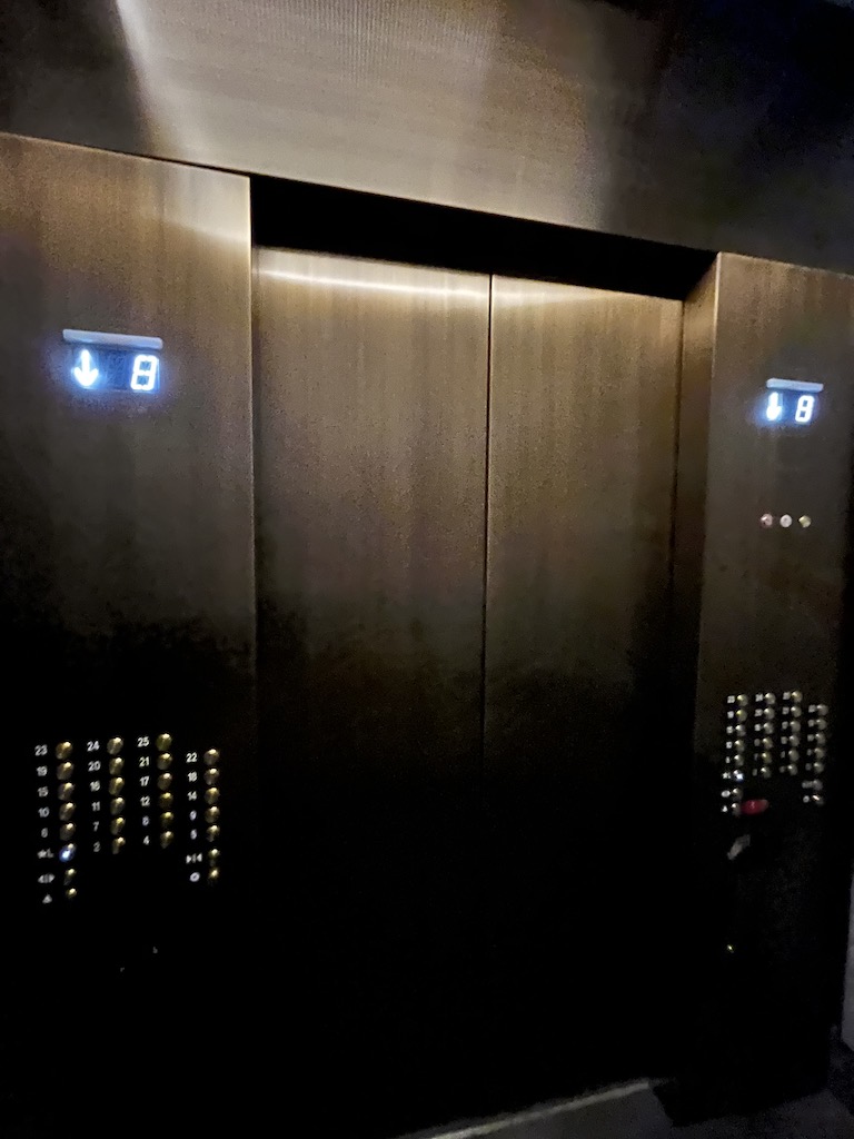 엘리베이터, 실내, 벽