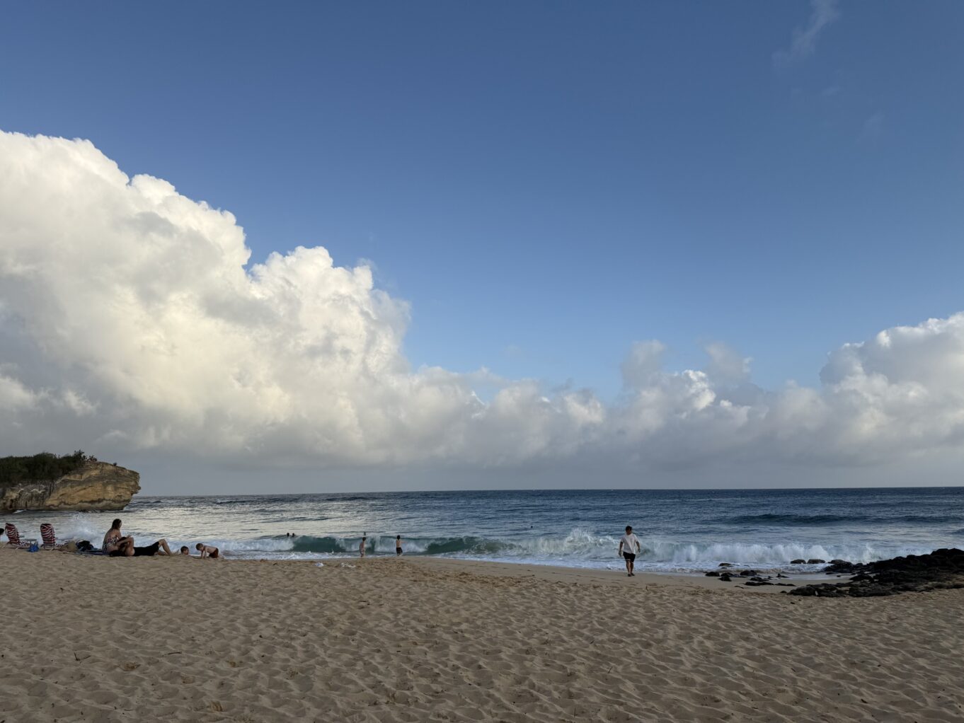 야외, 구름, 자연, 하늘, 해변, 해안, 물, 연안, 해안 및 해양 지형, 대양, 열대, 모래, 모래톱, 카리브해, 수평선, 하늘빛, 바다, 지상, 경치, 사람들, 모래가 있는