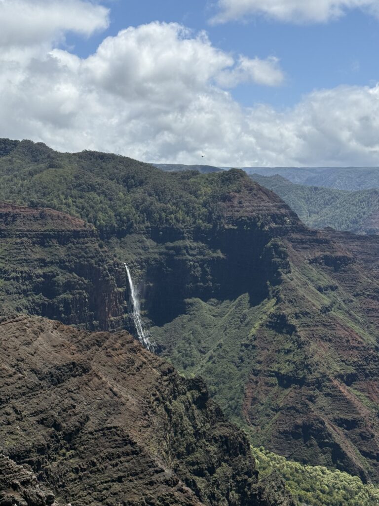 야외, 자연, 산, 구름, 하늘, 폭포, 하이랜드, 지형, 경치, 우울증, 골짜기