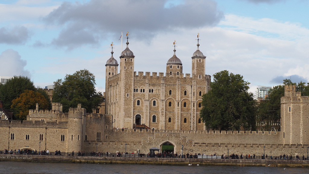 야외, 건물, 하늘, 구름, 성, 나무, 수상 궁전, 호수, 터릿, 중세 건축, 샤토, 해자, 물, 타워, 강, 큰, 여행