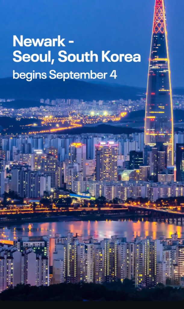 타워, 텍스트, 밤, 마천루, 스카이라인, 하늘, 건물, 물, 도시 풍경, 호수, 야외, 수도권, 빛, 시티, 반사