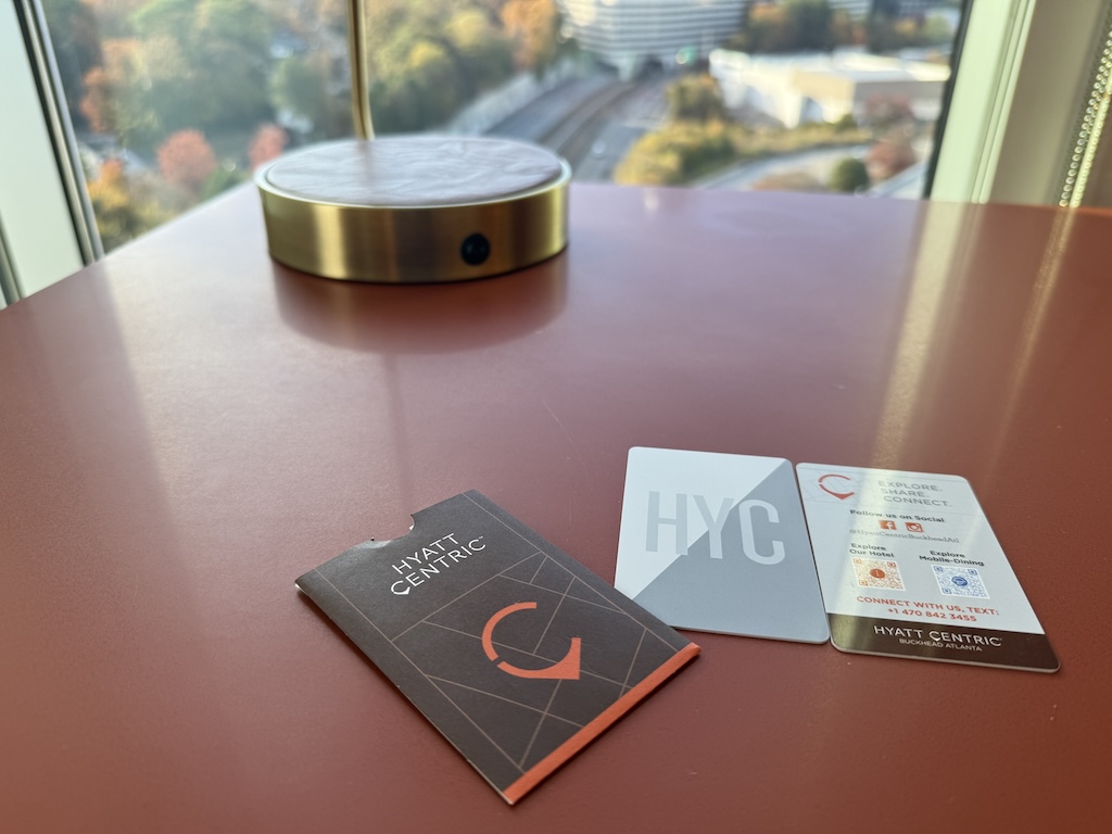 책, 텍스트, 실내, 앉기, 테이블