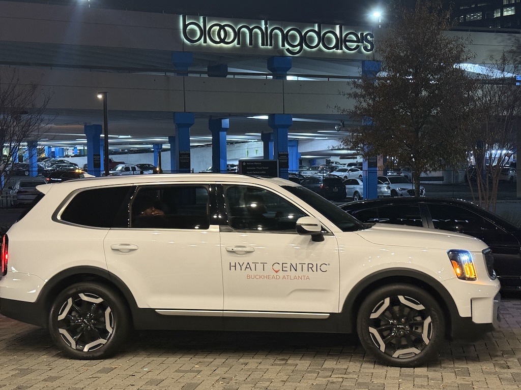 차량, 육상 차량, 바퀴, 타이어, 자동차, 스포츠 유틸리티 차량, 텍스트, 교통, 범퍼, 컴팩트 스포츠 유틸리티 차량, 크로스오버 SUV, 자동차 부품, 자동차 외장, 펜더, 미니 SUV, 림, 자동차 운반용 적재선반, 루프랙, 합금 휠, 닛산, 자동차 러기지 랙, SUV, 야외, 주차된, 지상