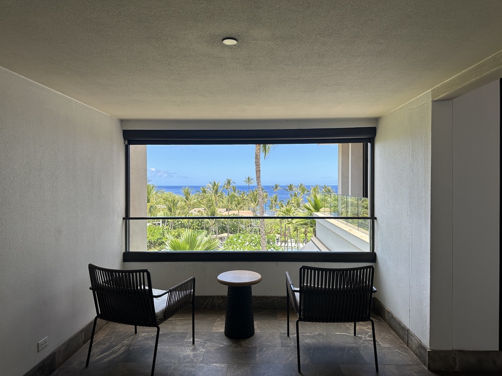 실내, 벽, 가구, 창문, 인테리어 디자인, 바닥, 커피 테이블, 일광, 주방 및 식당 테이블, 천장, 부지, 테이블, 방, 빈, 의자, 집