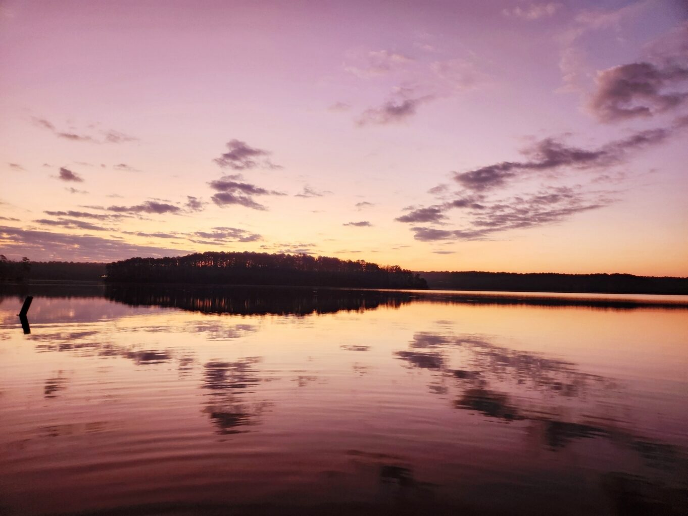 야외, 물, 구름, 하늘, 반사, 경치, 고요한, 황혼, 저녁, 수평선, 자연, 잔광, 호수, 일몰, 해안, 해돋이