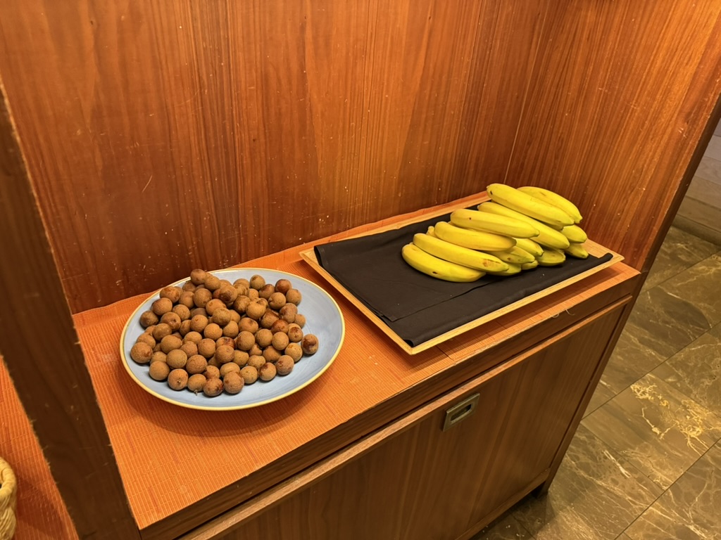 바나나, 실내, 캐비닛, 음식, 테이블, 목재, 벽, 스낵, 바닥, 사발, 우드, 주방