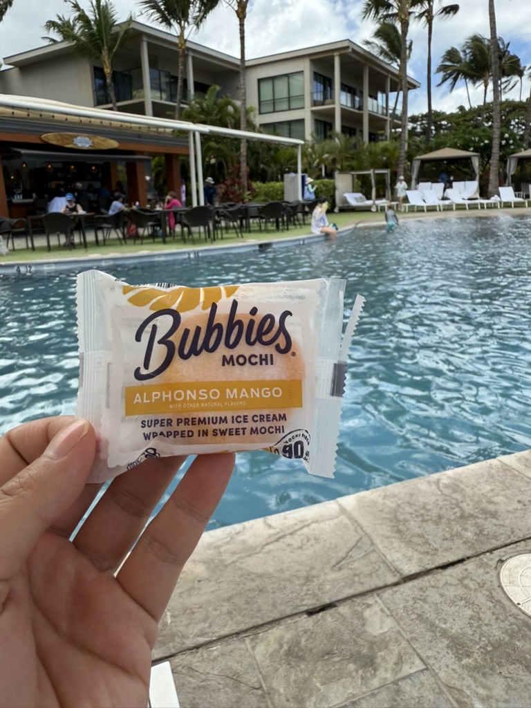 텍스트, 야외, 물, 나무, 수영장, 야자수, 하늘, 리조트, 야자과, 사람, 지상, 휴가, 해변