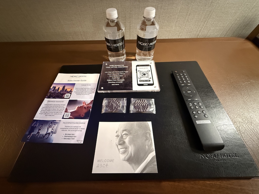 텍스트, 영수증, 실내, 테이블, 병, 제어, 원격