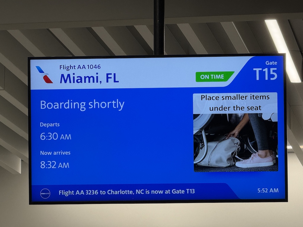 텍스트, 광고, 스크린샷, 브랜드, 미디어, 디스플레이 장치, 멀티미디어