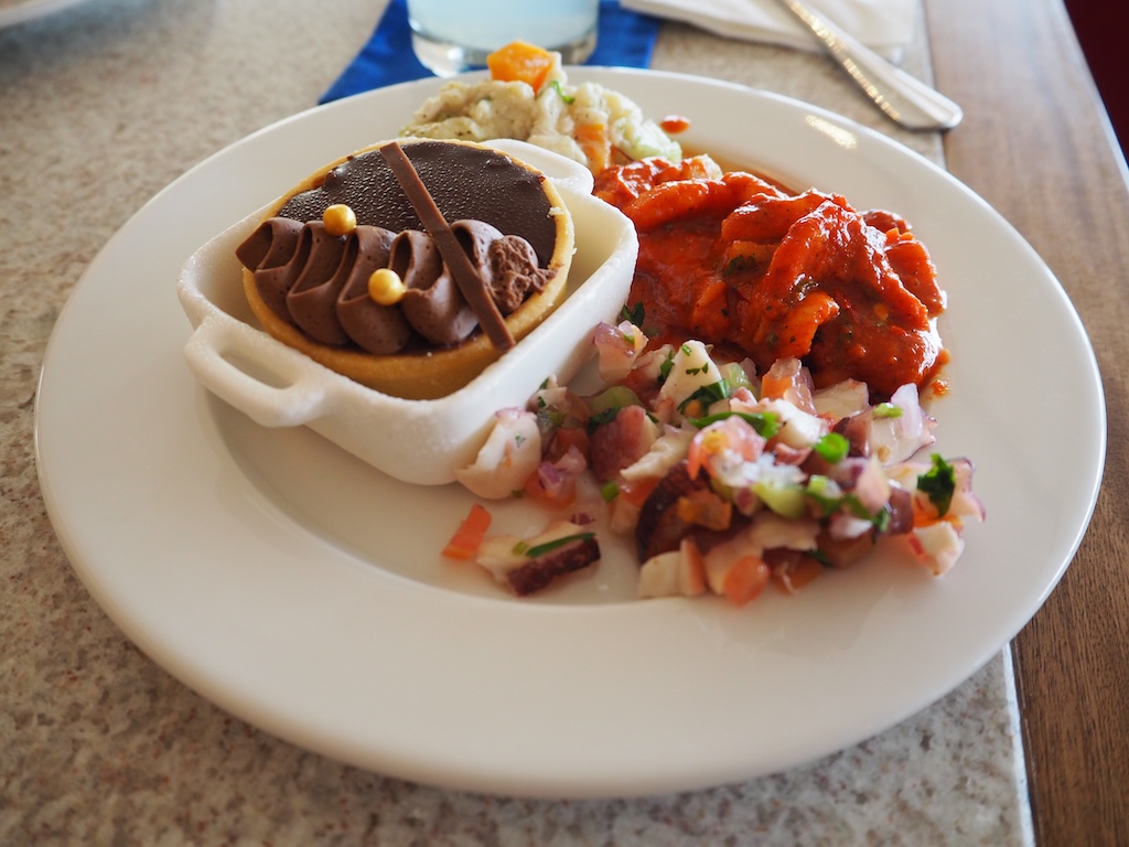 음식, 접시, 요리, 식사, 패스트푸드, 테이블, 실내, 식재료, 브런치, 화이트, 소스, 채소