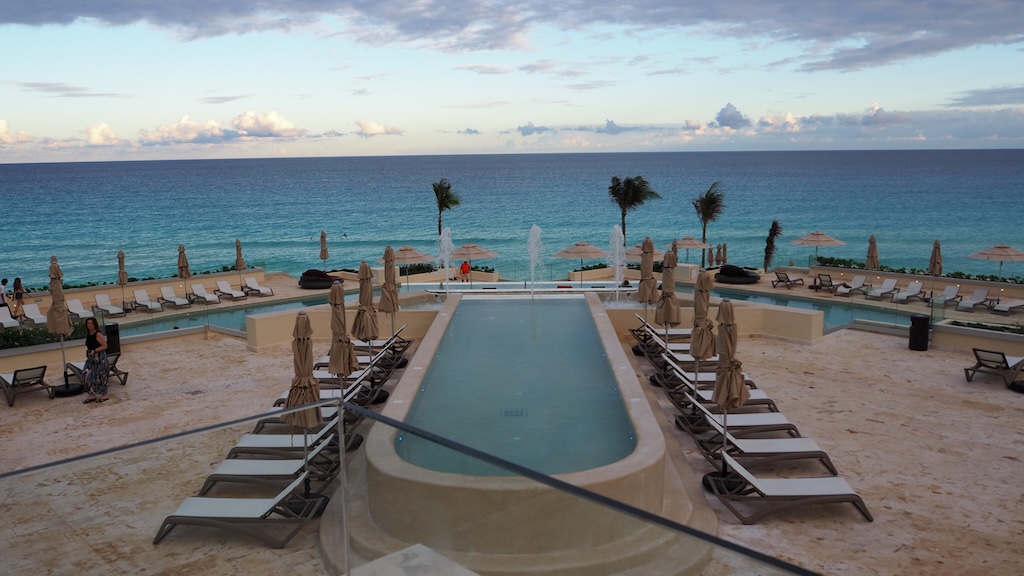 야외, 하늘, 구름, 수영장, 리조트, 해변, 물, 일광욕 의자, 지상, 해변 리조트, 리조트 타운, 카리브해, 열대, 휴가, 포켓볼, 모래가 있는