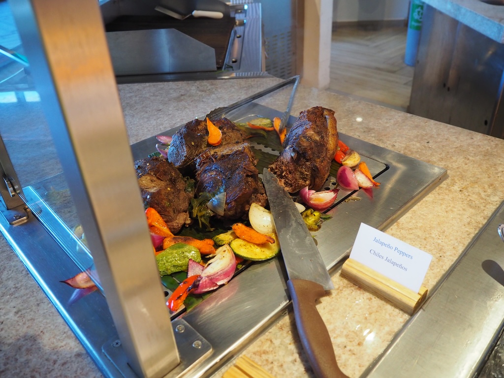 실내, 음식, 패스트푸드, 바닥