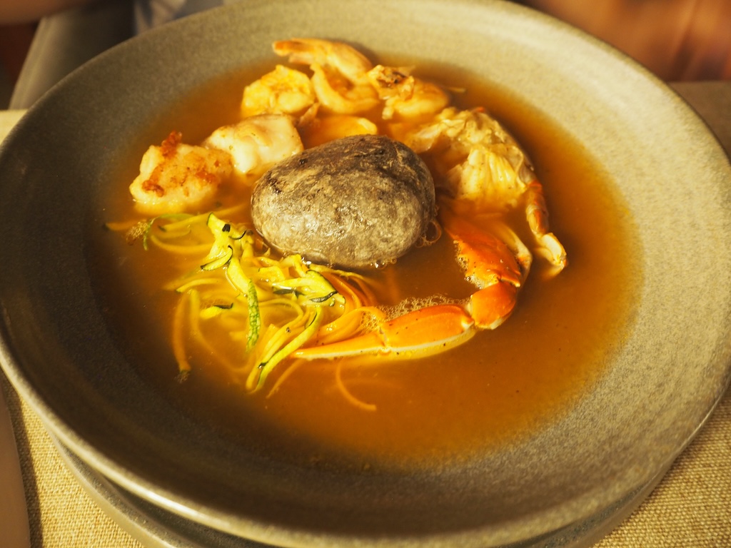 요리, 음식, 스톡, 수프, 국수, 아시아식 수프, 스튜, 중국 음식, 육수, 한국식 중국 요리, 탕면, 실내, 사발, 라멘