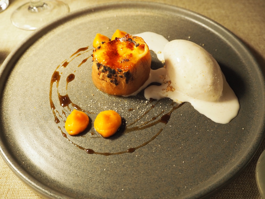 접시, 음식, 실내, 테이블, 디저트, 오렌지, 슬라이스