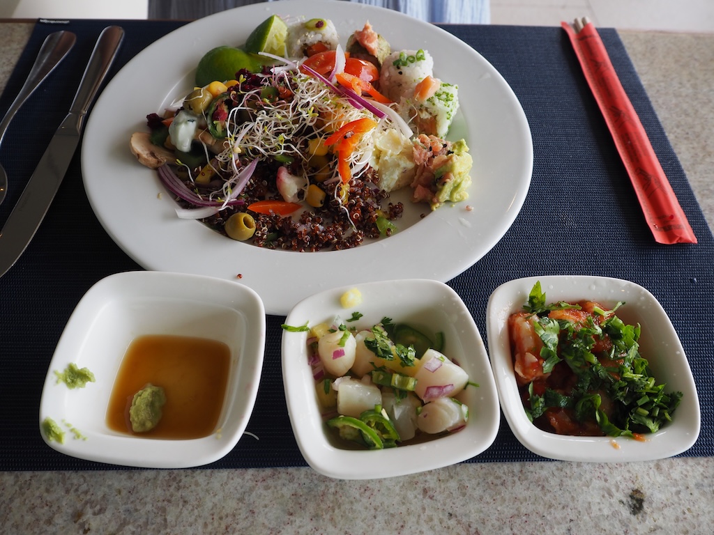 요리, 접시, 식사, 음식, 식재료, 점심, 테이블, 가니쉬, 레시피, 저녁 식사, 채소, 테이블웨어, 브런치, 요리 예술, 플래터, 패스트푸드, 일품 요리, 오카즈, 잎채소, 실내, 식기, 사발, 샐러드