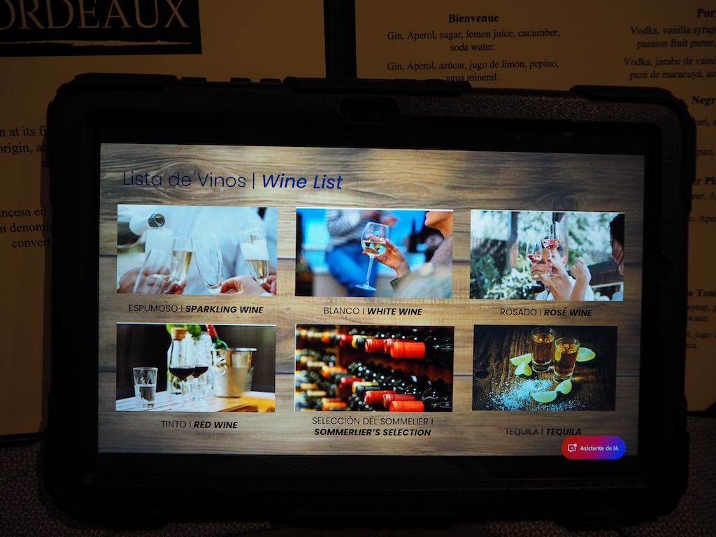 텍스트, 모니터, 디스플레이 장치, 멀티미디어, 스크린샷, 컴퓨터, 평판 디스플레이, 전자 기기, 실내, 미디어, 태블릿 컴퓨터, LED 백라이트 LCD 디스플레이, 화면