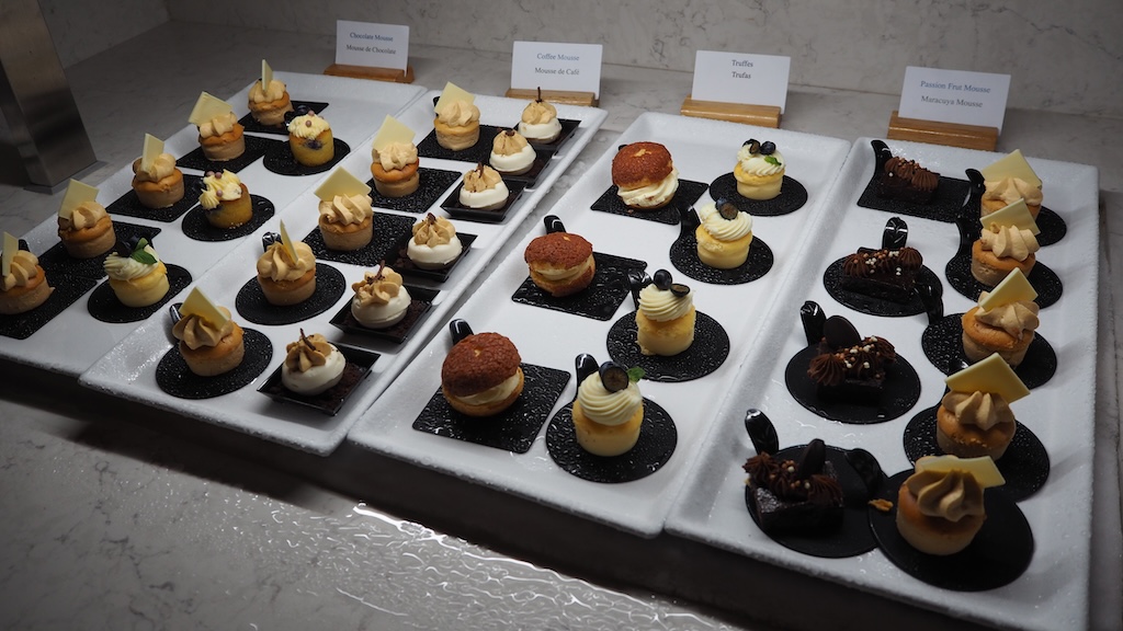 음식, 디저트, 제빵 제품, 베베이킹, 스낵, 실내, 베이커리, 달콤함, 쁘띠 푸르, 핑거푸드, 디스플레이, 페이스트리, 케이크