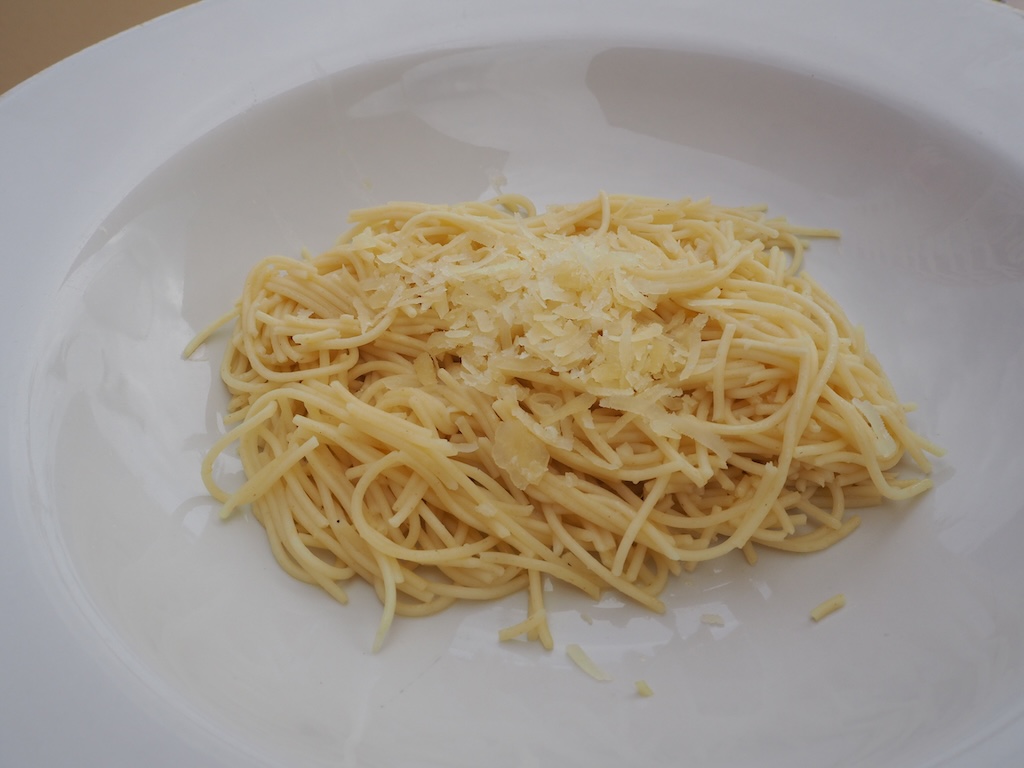 국수, 요리, 알덴테, 음식, 스파게티, 접시, 이탈리아 음식, 카펠리니, 주식, 탈리에리니, 라면, 링귀니, 스트린고치, 파스타, 이몐, 부카티니, 피치, 입자상 치즈, 핫 드라이 누들, 실내, 베르미첼리, 시라타키 국수, 중국 국수, 판싯, 트레네트, 볶음면, 샬라텔리, 피데오, 야키소바, 비골리, 파스타 포모도로