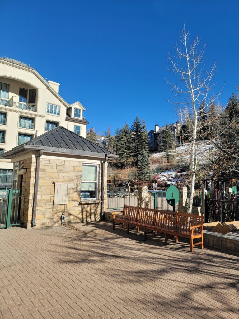 야외, 나무, 하늘, 지상, 건물, 겨울, 집, 시티, 거리