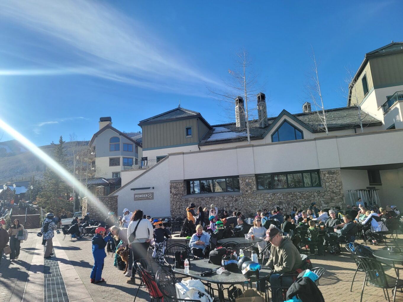 야외, 하늘, 사람들, 건물, 구름, 사람, 군중, 그룹, 지상, 시티