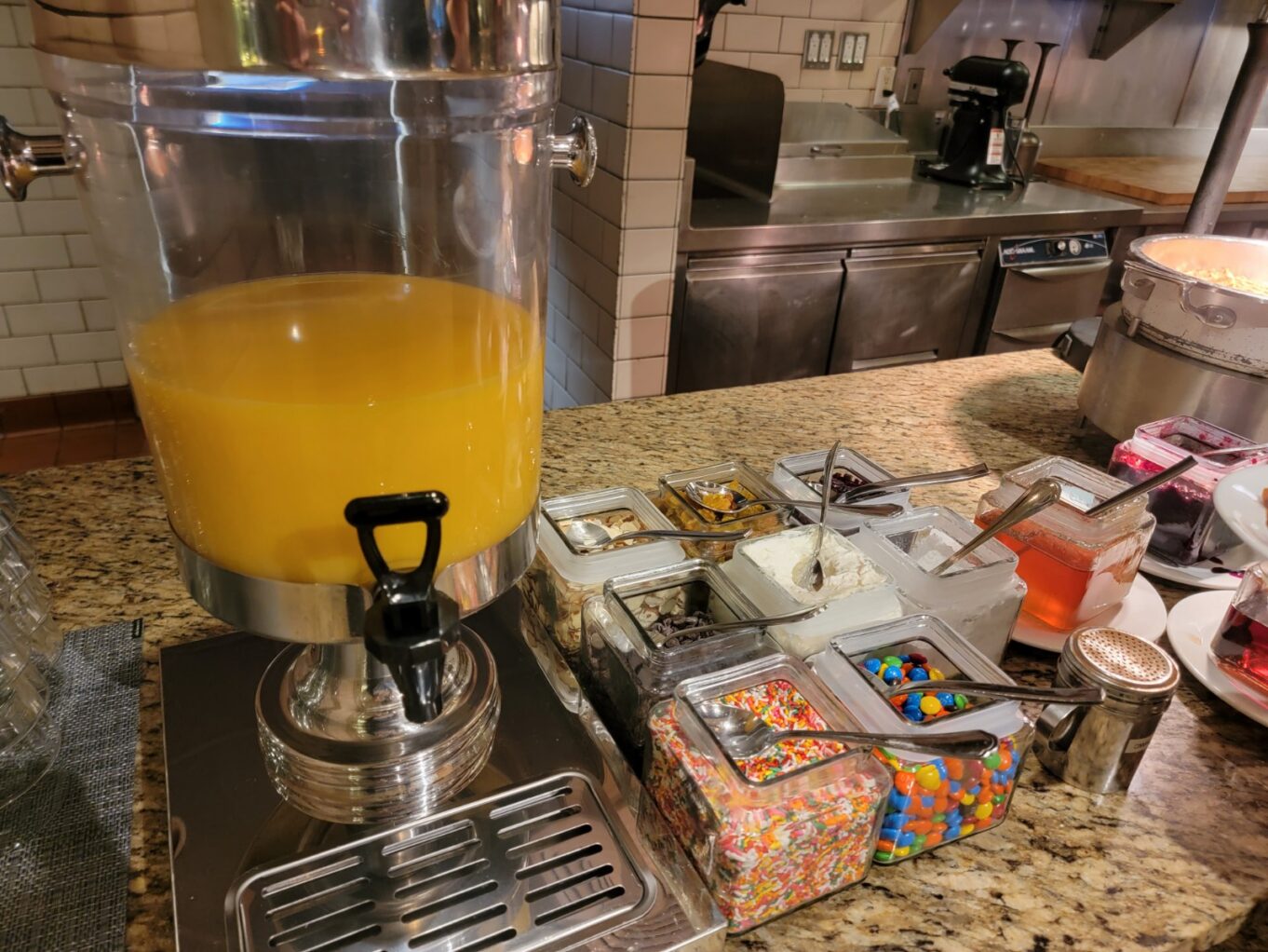 실내, 음료, 주스, 주방가전, 가전, 주방, 음식, 믹서기