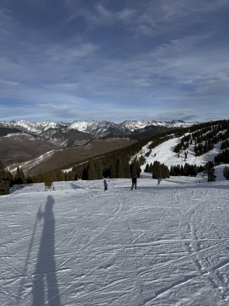 야외, 눈, 하늘, 겨울, 스키 타기, 피스트, 스키 리조트, 빙하 지형, 자연, 결빙의, 구름, 스키 슬로프, 나무, 스키, 빙원, 산, 경사, 스노우보딩, 북극, 겨울 스포츠, 지형, 사람, 덮은